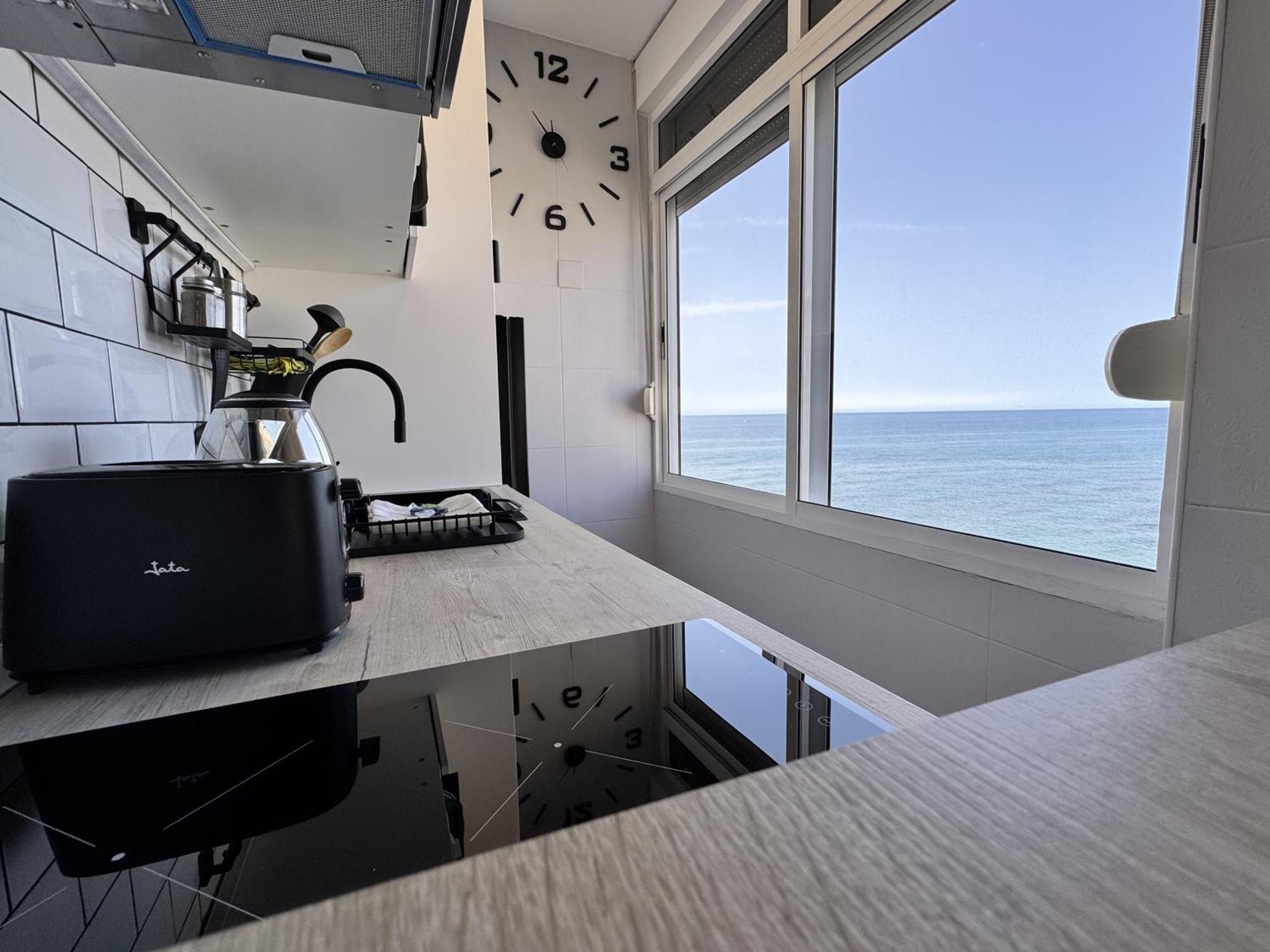Beachfront Studio ,The View Calahonda, Panoramic Sea Views Sitio de Calahonda Екстериор снимка
